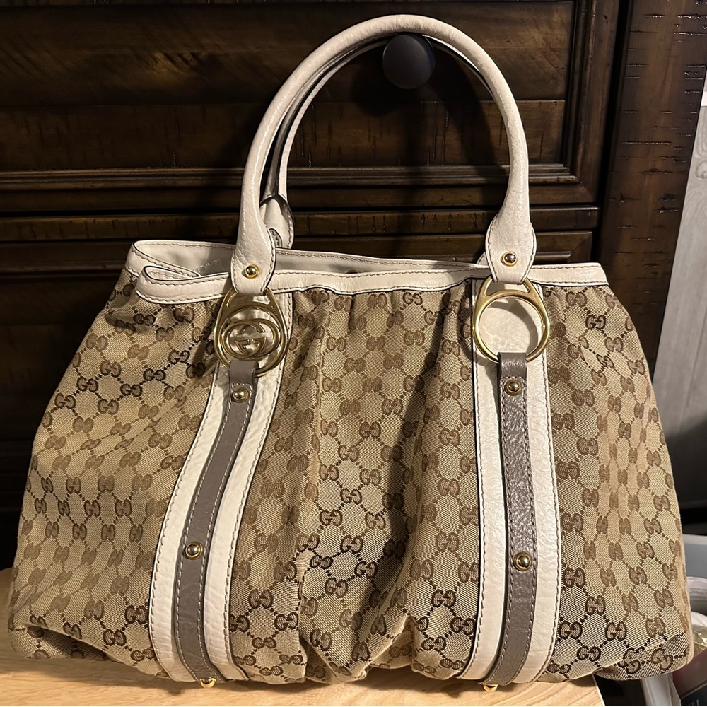 Beautiful Gucci Canvas Bag